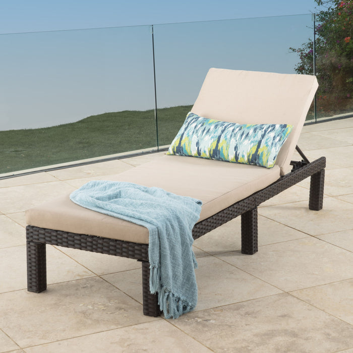 Puerta - Chaise Lounge Frame Cushion Outdoor Wicker Iron - Beige / Dark Brown