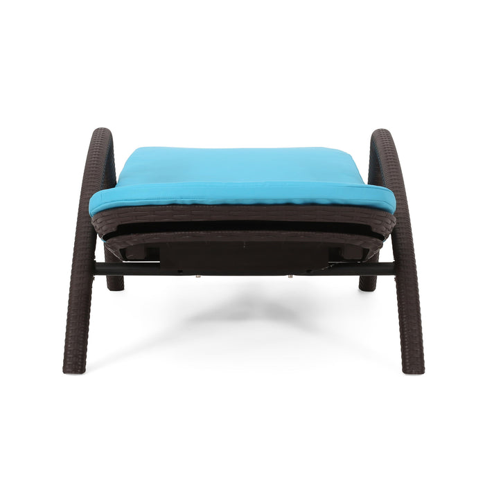 Mikael - Chaise Lounge With Cushion