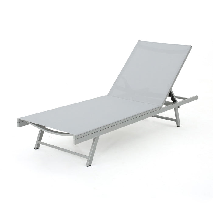 Salton - Chaise Lounge Outdoor Relaxation