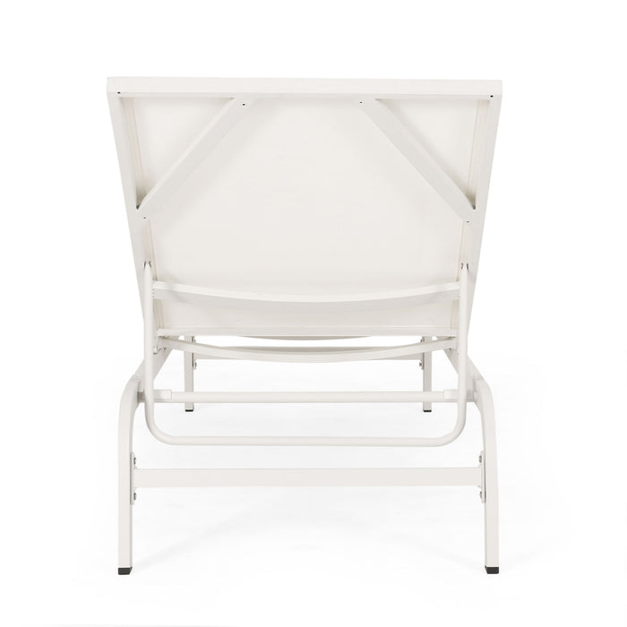 Finn - Contemporary Chaise Lounge For Outdoor Relaxation