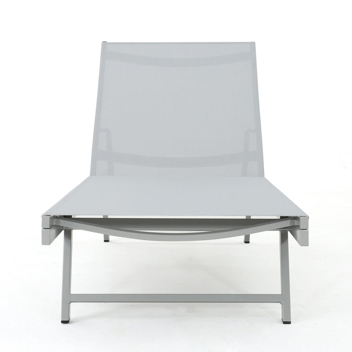 Salton - Chaise Lounge Outdoor Relaxation