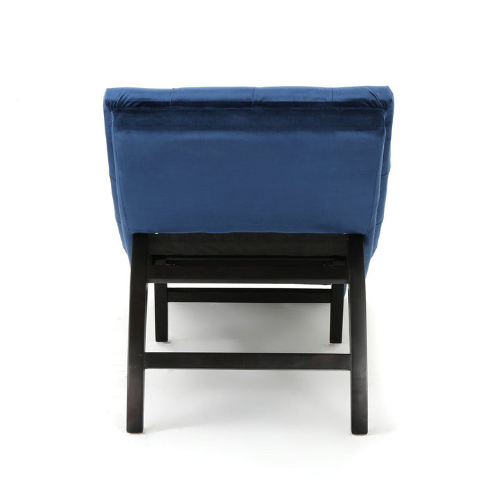 Elegant Tufted Chaise Lounge With Curved Design